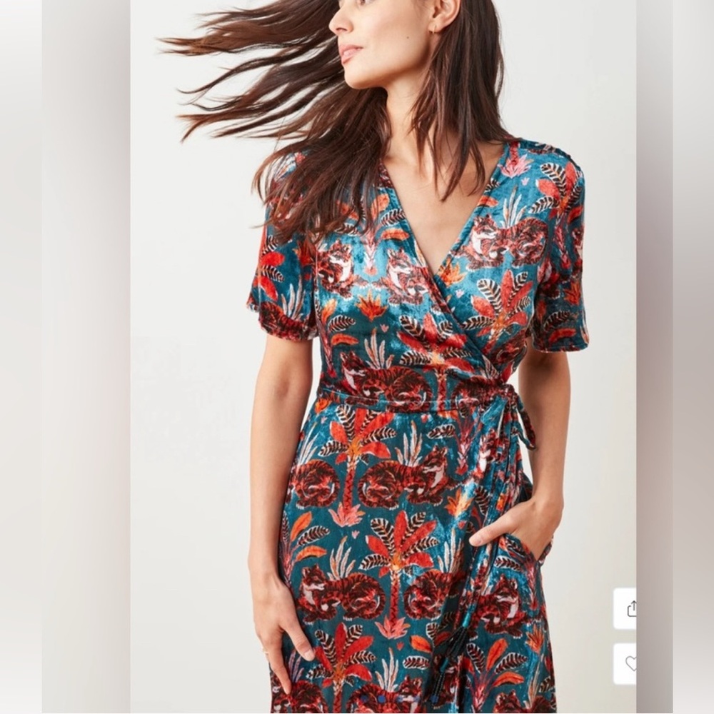 Printfresh Velvet Willow Wrap Dress Untamed Tiger Teal Oxide S - Picture 4 of 9